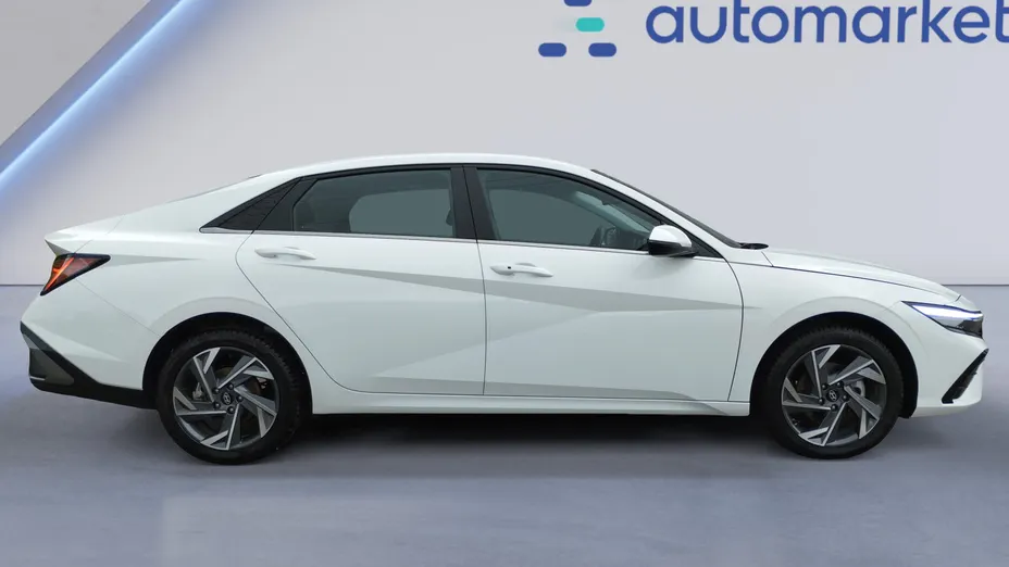 HYUNDAI Elantra Elantra 1.6 Smart CVT