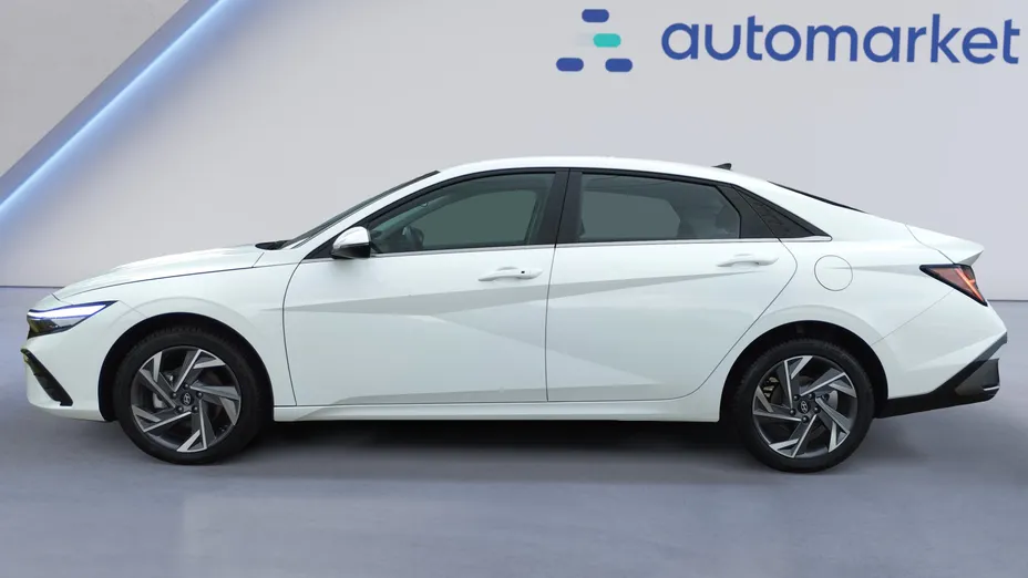 HYUNDAI Elantra Elantra 1.6 Smart CVT