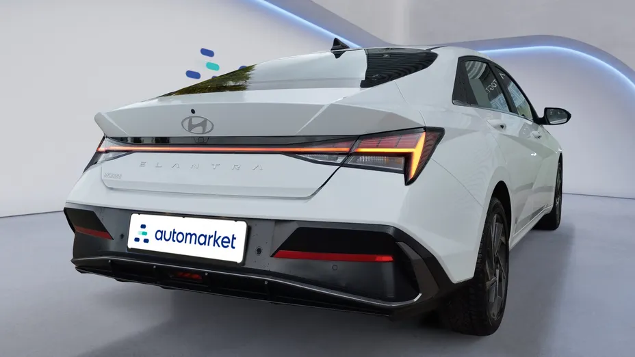 HYUNDAI Elantra Elantra 1.6 Smart CVT