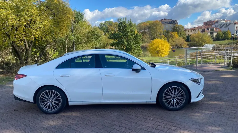MERCEDES-BENZ CLA CLA 180 7G-DCT AMG Line
