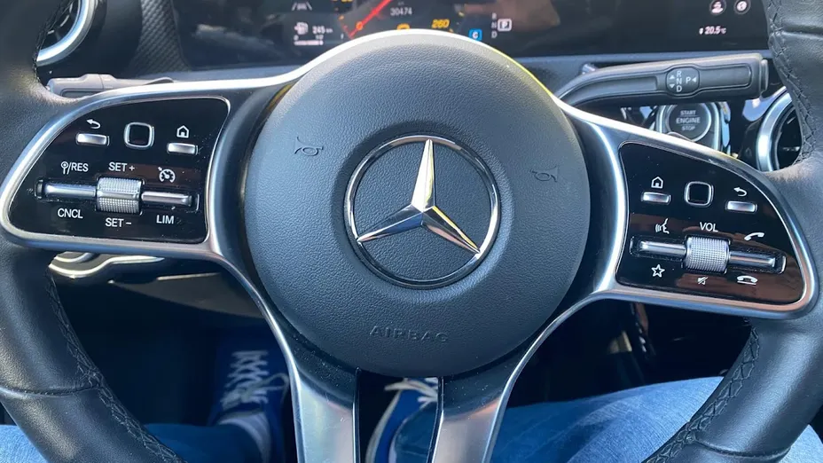 MERCEDES-BENZ CLA CLA 180 7G-DCT AMG Line