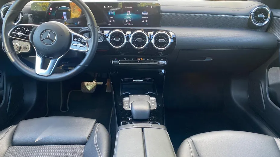 MERCEDES-BENZ CLA CLA 180 7G-DCT AMG Line