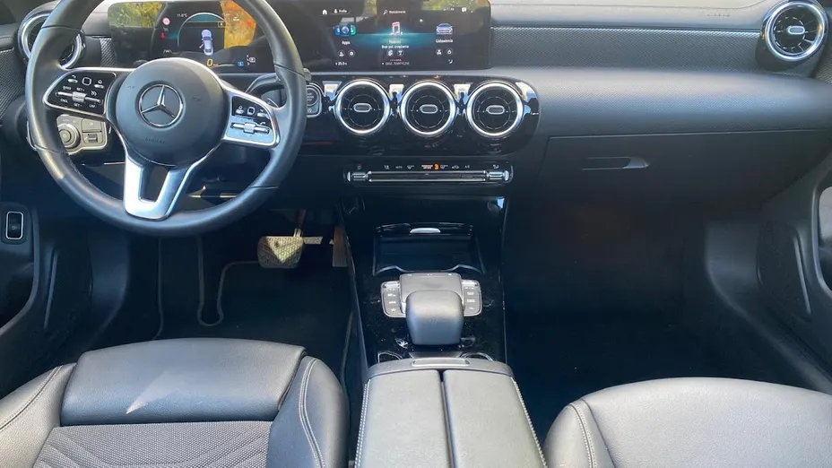 MERCEDES-BENZ CLA CLA 180 7G-DCT AMG Line