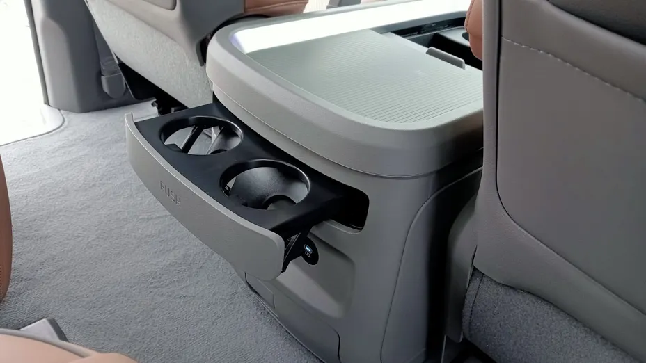 HYUNDAI Staria Staria 1.6 T-GDI HEV Luxury aut Nowy