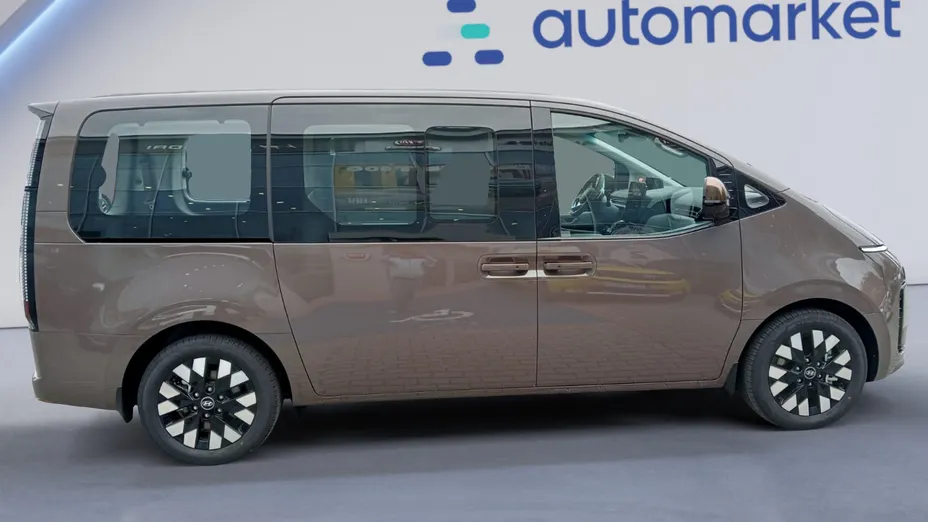 HYUNDAI Staria Staria 1.6 T-GDI HEV Luxury aut Nowy