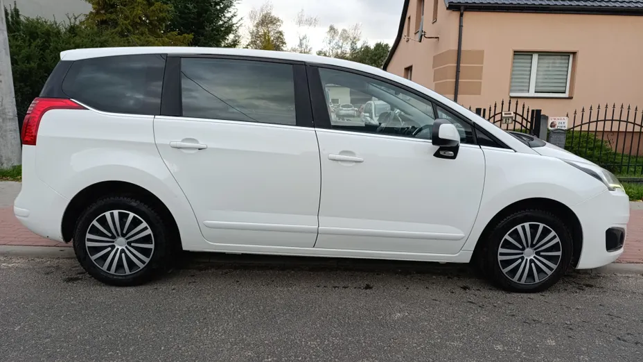 PEUGEOT 5008 5008 1.6 BlueHDi Active