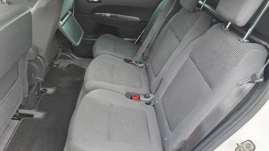 PEUGEOT 5008 5008 1.6 BlueHDi Active