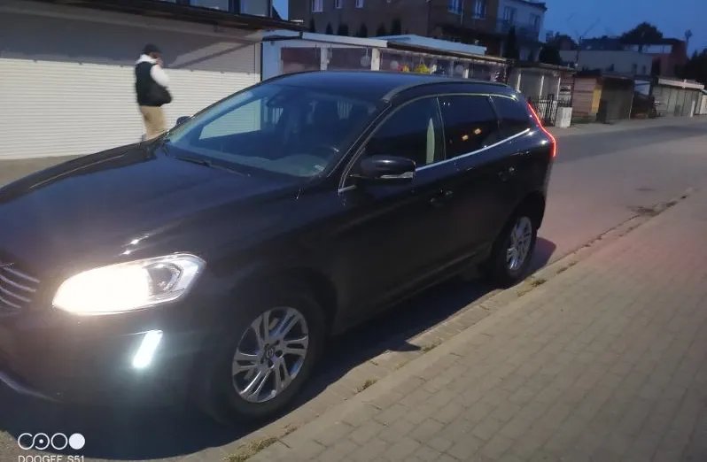 VOLVO XC60 -