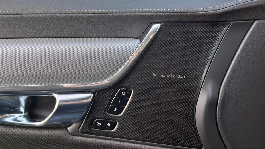 VOLVO S90 S90 T8 AWD Plug-In Hybrid Plus Dark aut