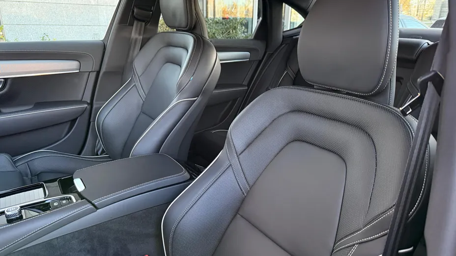 VOLVO S90 S90 T8 AWD Plug-In Hybrid Plus Dark aut