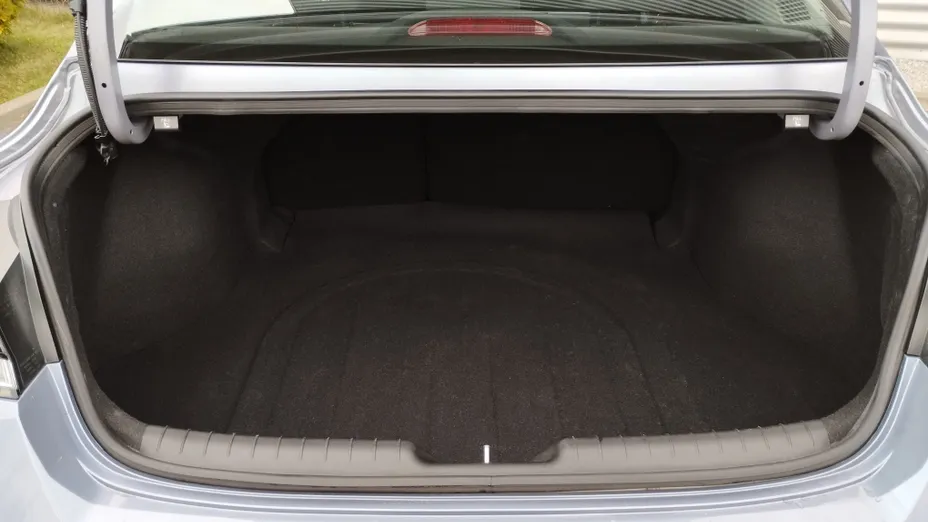 HYUNDAI Elantra Elantra 1.6 Smart CVT