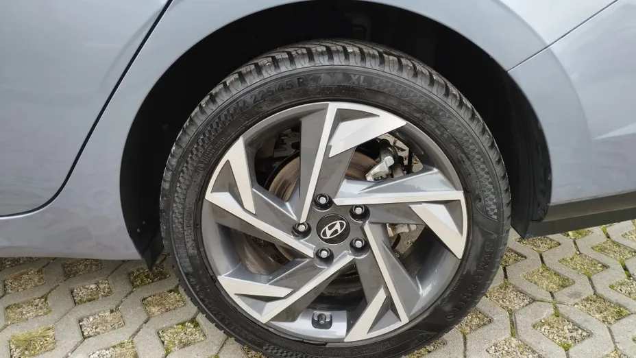 HYUNDAI Elantra Elantra 1.6 Smart CVT