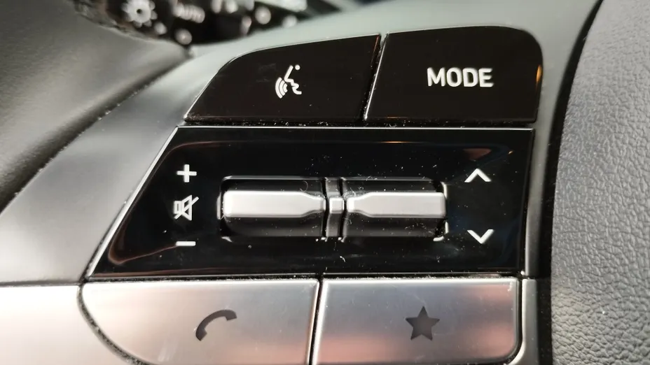 HYUNDAI Elantra Elantra 1.6 Smart CVT