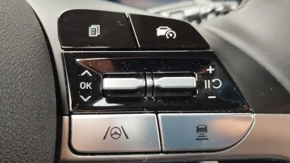 HYUNDAI Elantra Elantra 1.6 Smart CVT