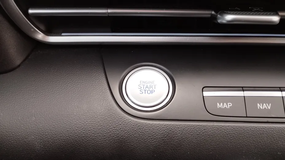 HYUNDAI Elantra Elantra 1.6 Smart CVT