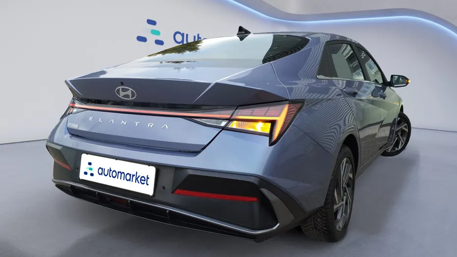 HYUNDAI Elantra Elantra 1.6 Smart CVT