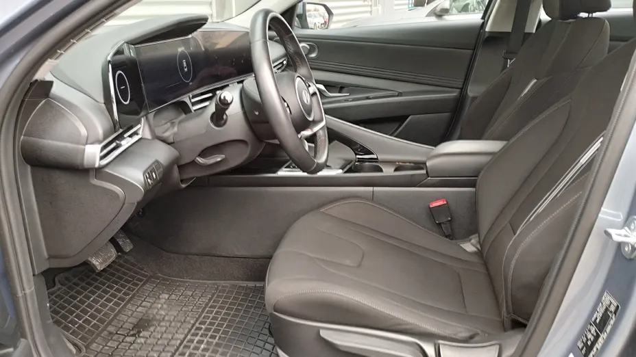 HYUNDAI Elantra Elantra 1.6 Smart CVT