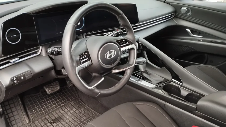 HYUNDAI Elantra Elantra 1.6 Smart CVT