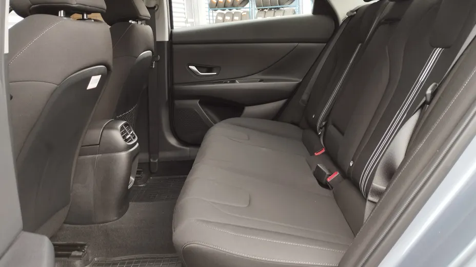 HYUNDAI Elantra Elantra 1.6 Smart CVT