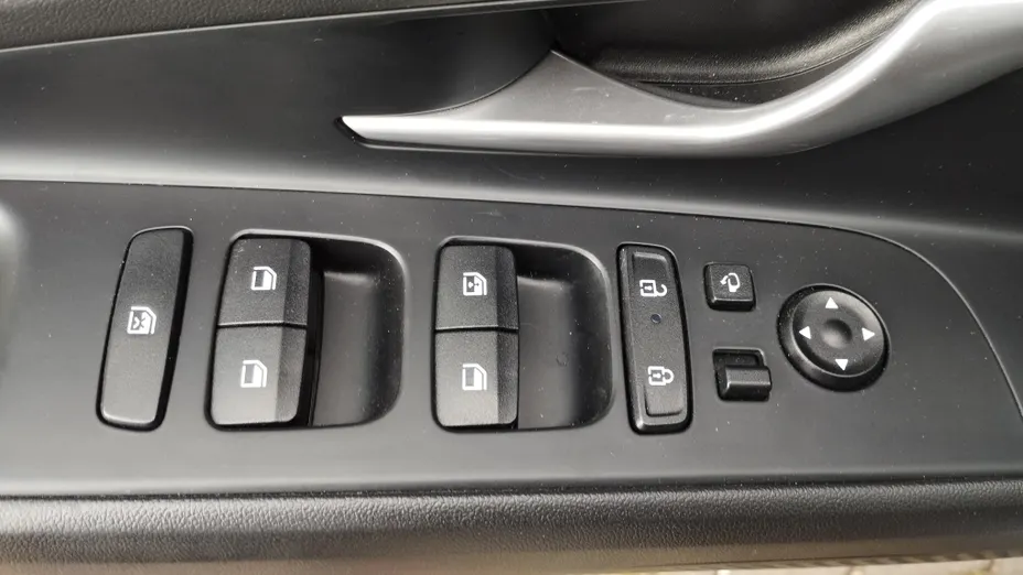 HYUNDAI Elantra Elantra 1.6 Smart CVT