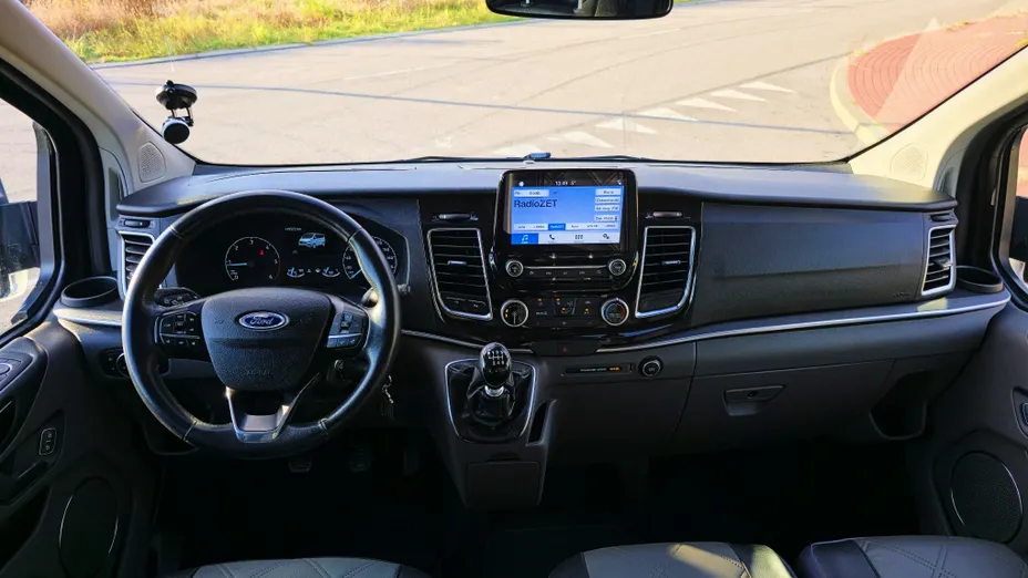 FORD Tourneo Custom Tourneo Custom 2.0 EcoBlue L2 Shuttle Bus Titanium