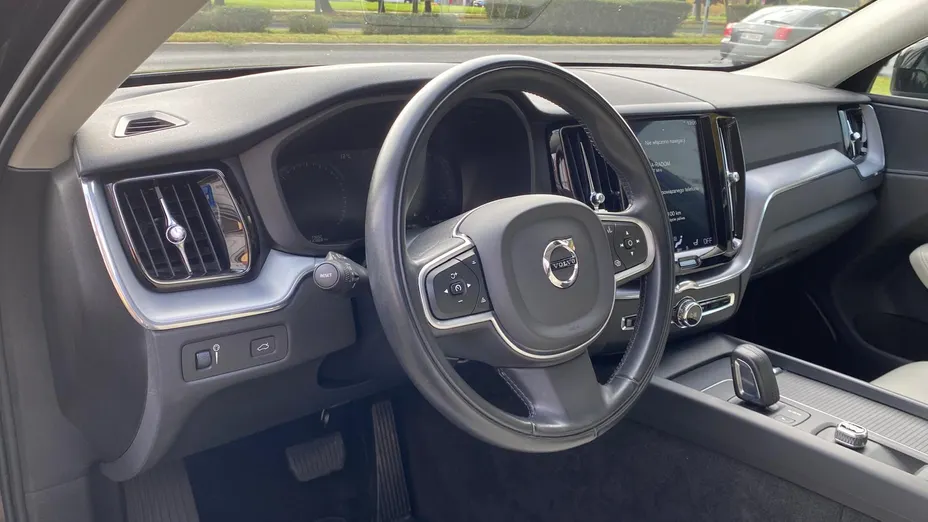 VOLVO XC60 XC60 B5 B AWD Momentum Pro aut