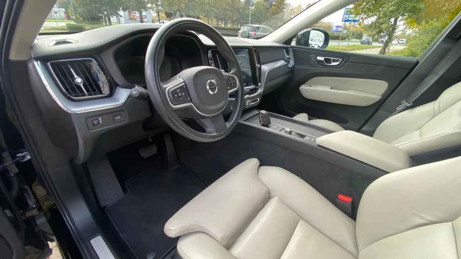 VOLVO XC60 XC60 B5 B AWD Momentum Pro aut