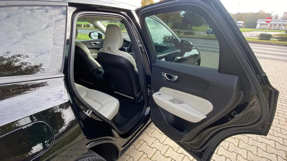 VOLVO XC60 XC60 B5 B AWD Momentum Pro aut