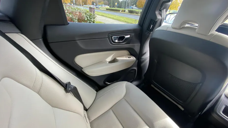 VOLVO XC60 XC60 B5 B AWD Momentum Pro aut