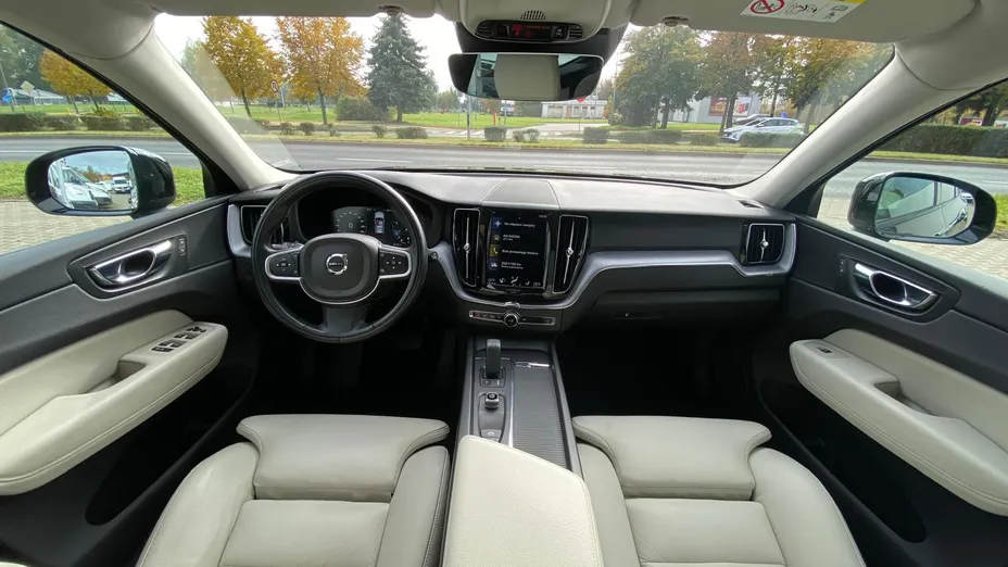VOLVO XC60 XC60 B5 B AWD Momentum Pro aut