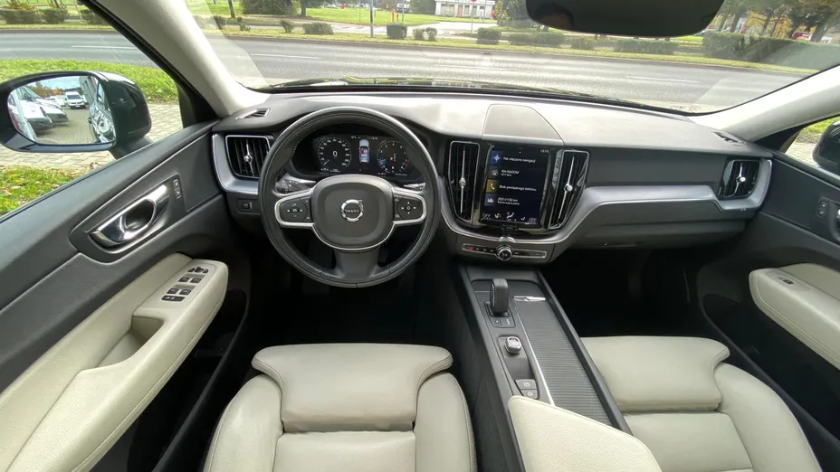 VOLVO XC60 XC60 B5 B AWD Momentum Pro aut