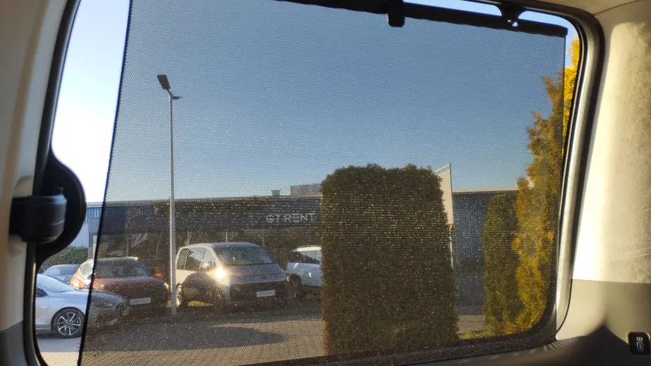 HYUNDAI Staria Staria 1.6 T-GDI HEV Luxury aut