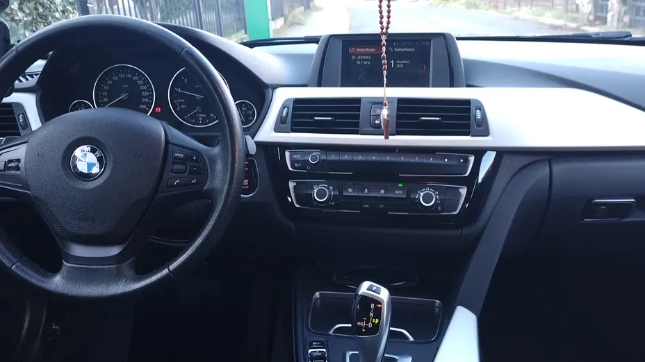 BMW Seria 3 318i Advantage