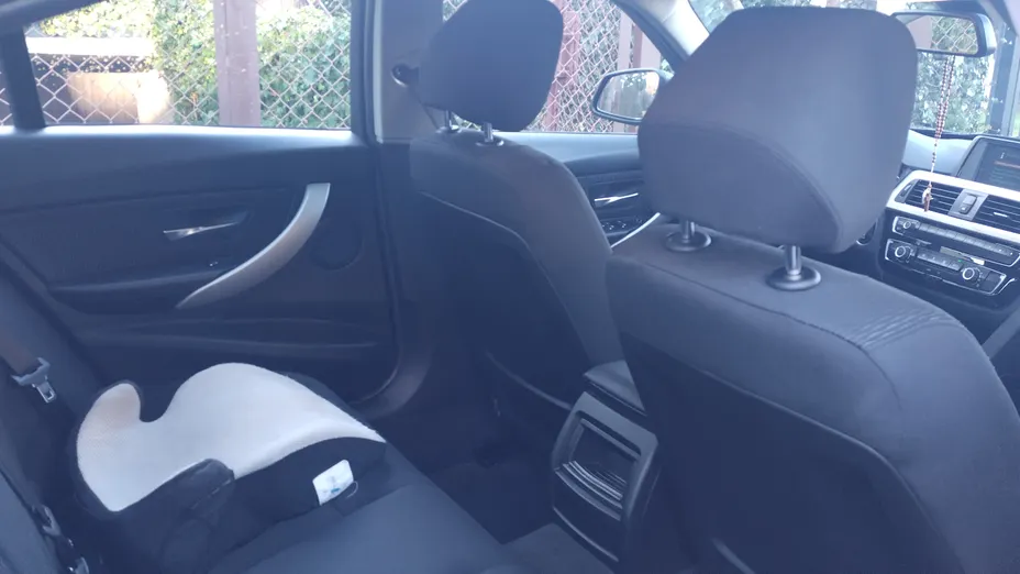 BMW Seria 3 318i Advantage