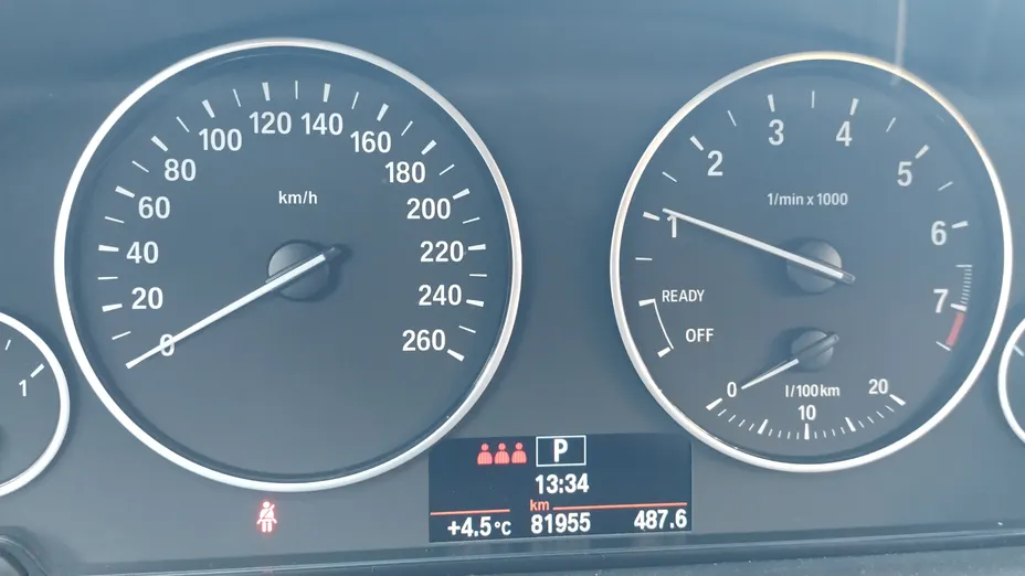 BMW Seria 3 318i Advantage