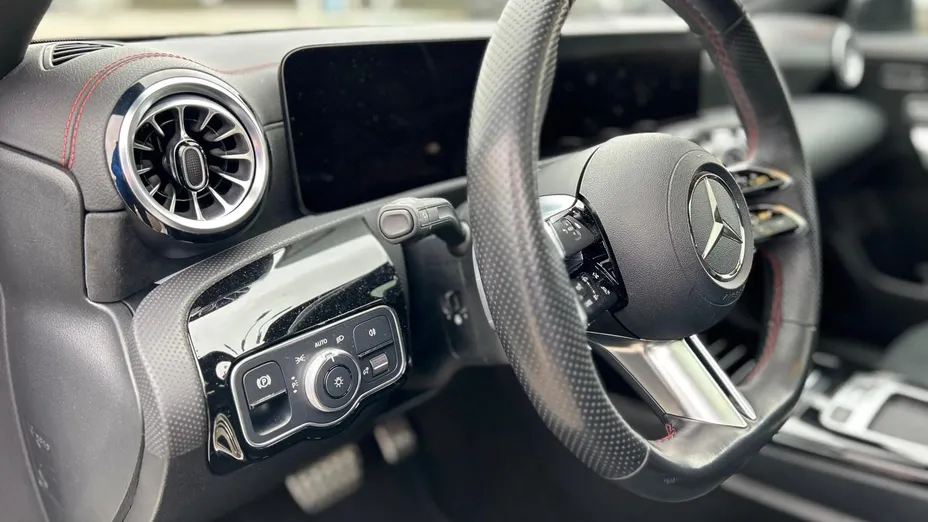 MERCEDES-BENZ CLA CLA 220 4-Matic