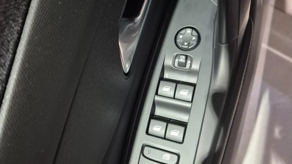 PEUGEOT 408 408 1.2 PureTech Allure Pack S&S EAT8