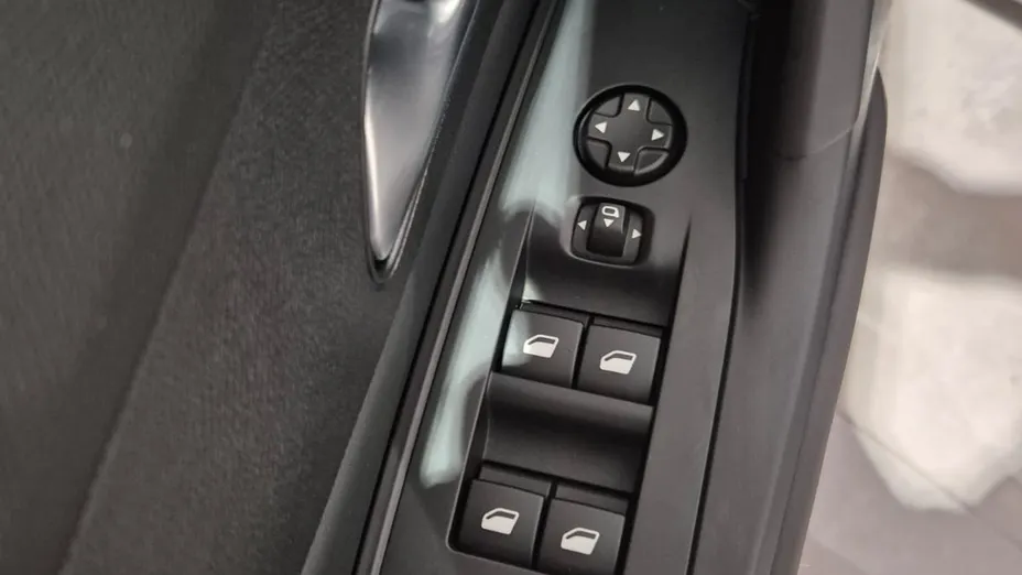 PEUGEOT 408 408 1.2 PureTech Allure Pack S&S EAT8