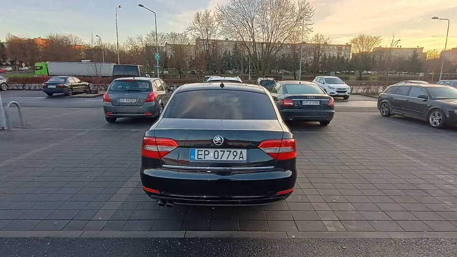 SKODA Superb -