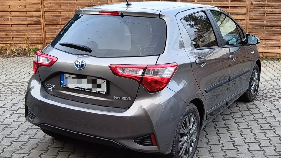 TOYOTA Yaris Yaris Hybrid 100 Premium