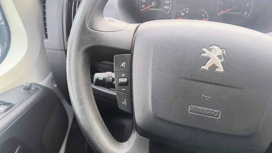 PEUGEOT Boxer Boxer 335 BlueHDi L3 Premium