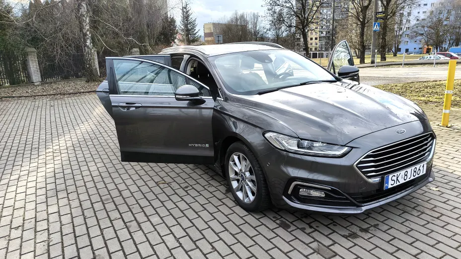 FORD Mondeo Mondeo 2.0 Hybrid Titanium