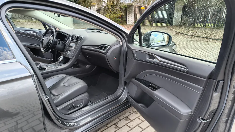 FORD Mondeo Mondeo 2.0 Hybrid Titanium