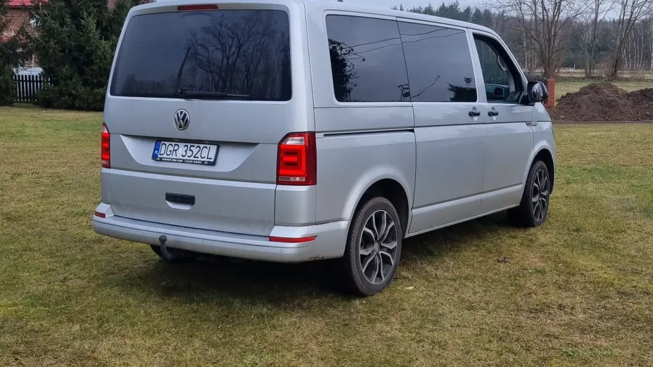 VOLKSWAGEN Multivan -