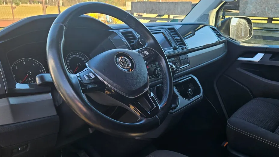 VOLKSWAGEN Multivan -