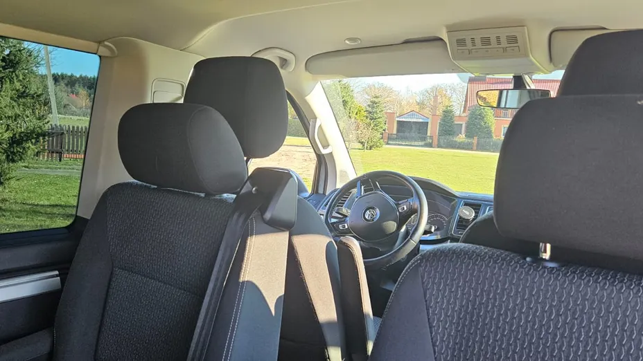 VOLKSWAGEN Multivan -