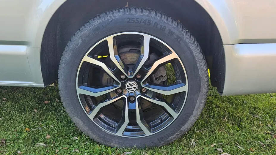 VOLKSWAGEN Multivan -