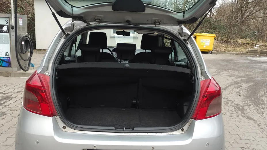 TOYOTA Yaris Yaris 1.3 Luna A/C