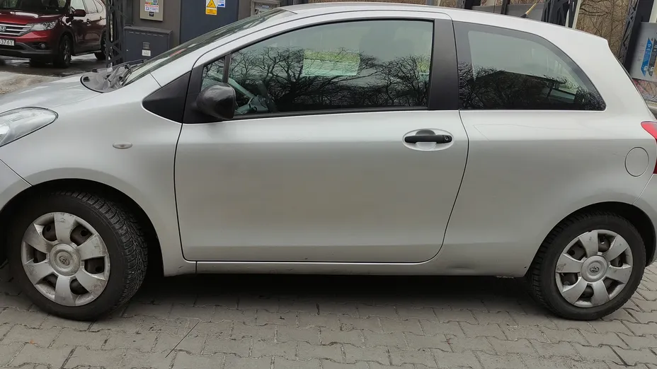 TOYOTA Yaris Yaris 1.3 Luna A/C