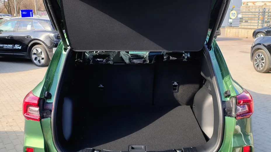 FORD Kuga Kuga 2.5 FHEV AWD ST-Line X eCVT Nowy